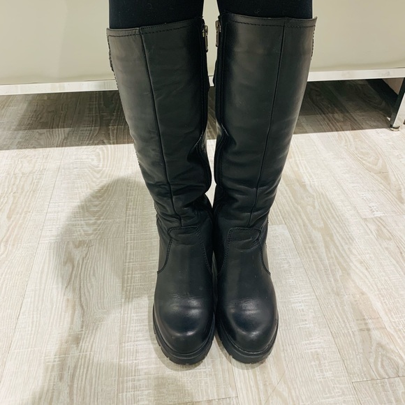 Black boots genuine leather furry from inside warm perfect for cold weather 36 - Picture 2 of 5